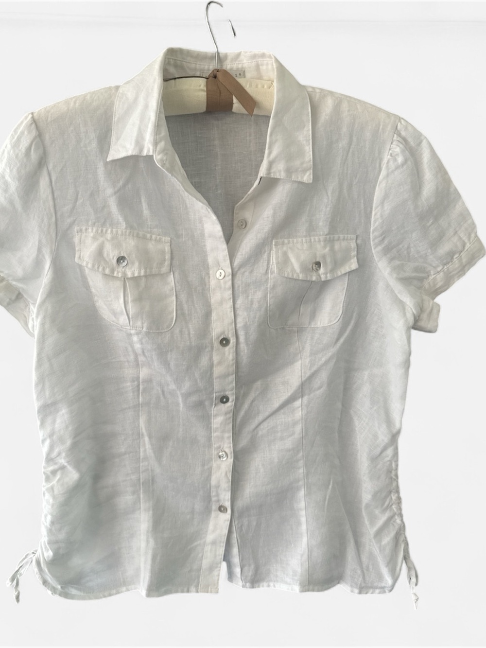 Tweeds White Short-Sleeve Button-Up Blouse